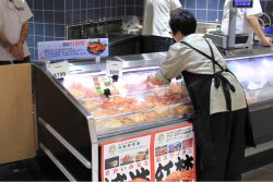 ベニズワイガニの試食販売1